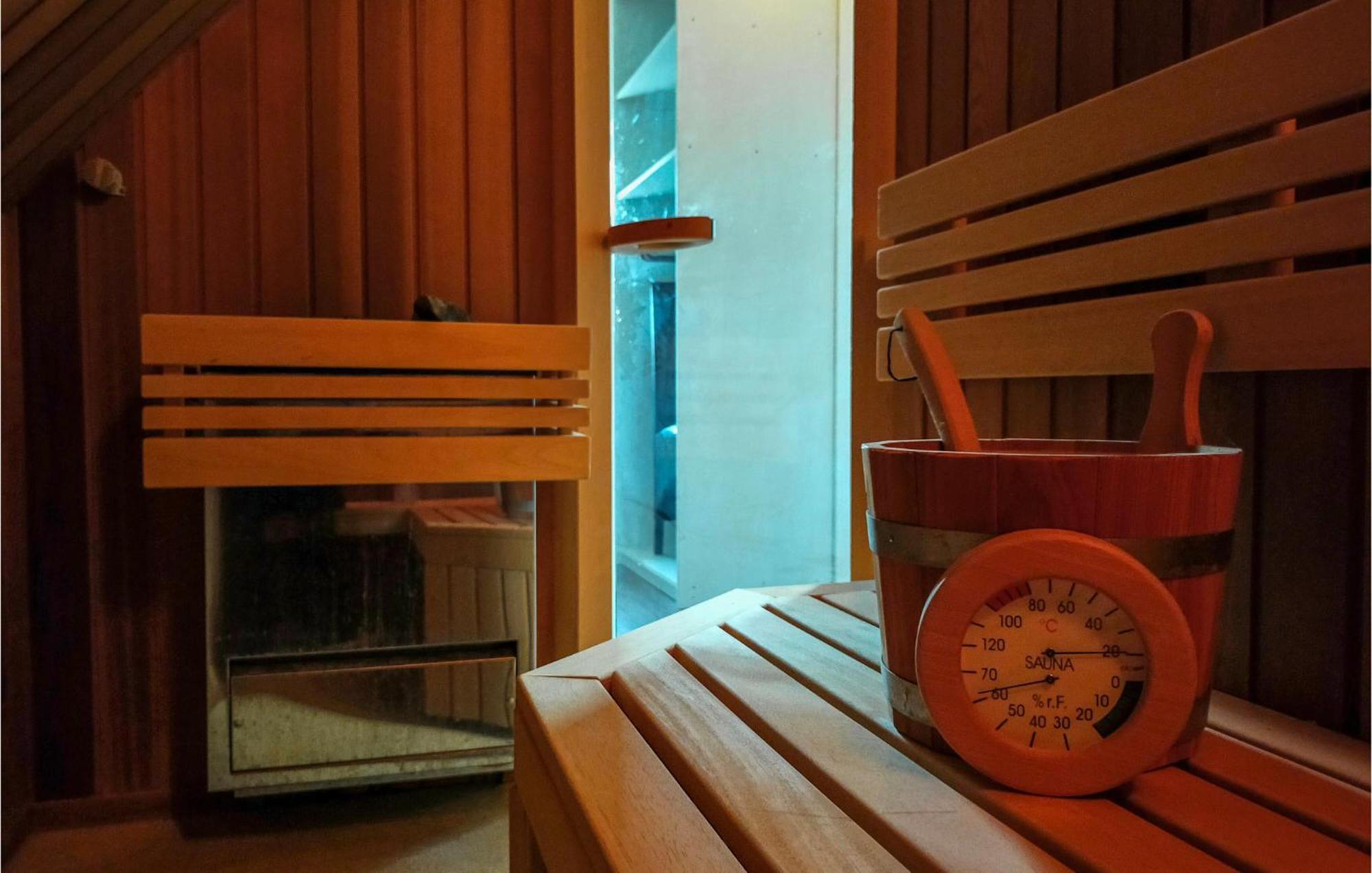 Beautiful In With Sauna